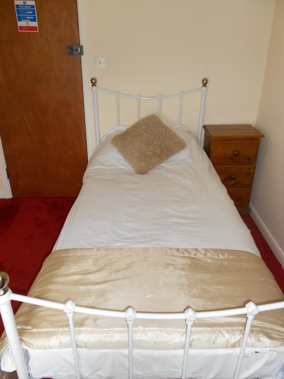 The Glan Yr Afon Inn Holywell  Habitación foto