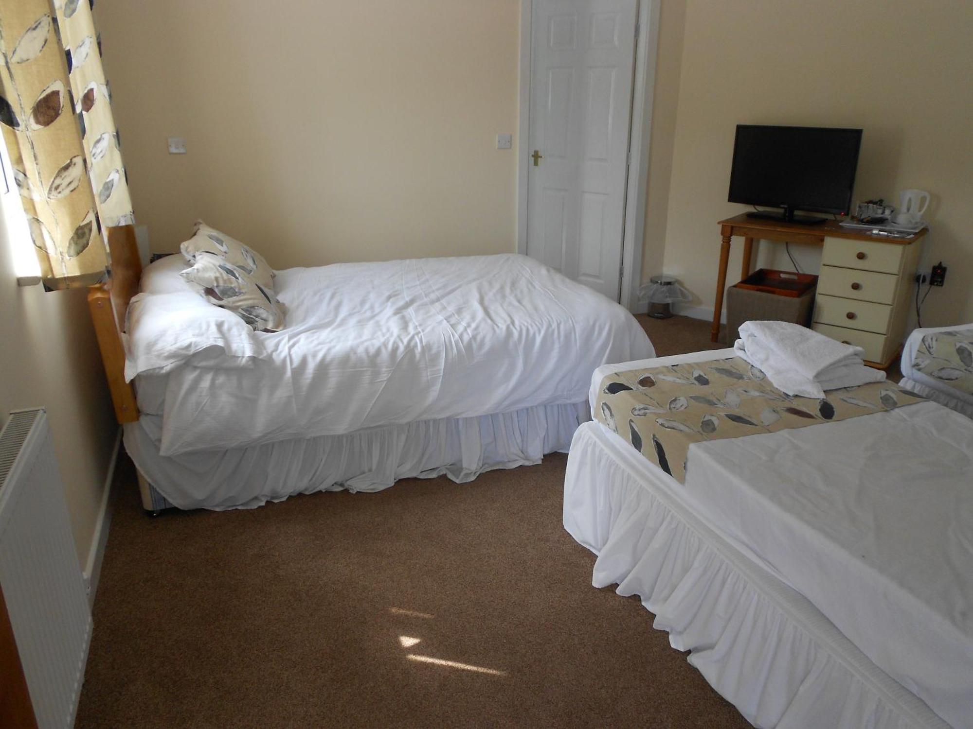 The Glan Yr Afon Inn Holywell  Habitación foto